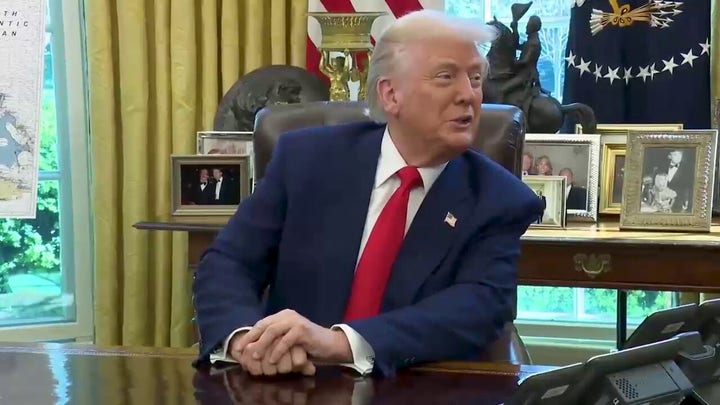 Trump praises Michigan Gov. Gretchen Whitmer during Oval Office remarks